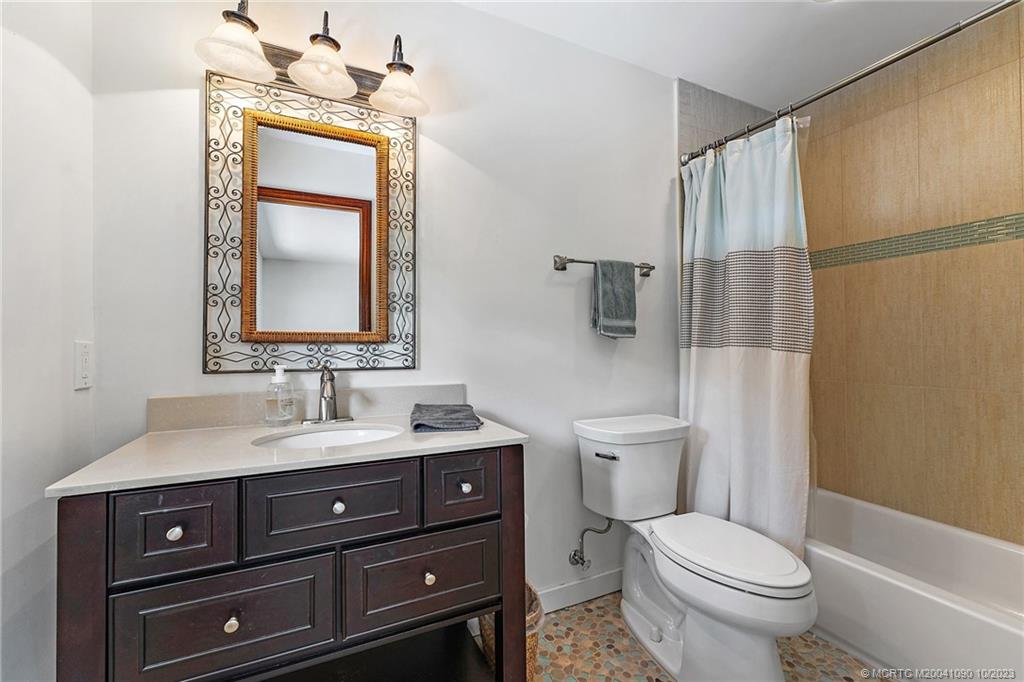 10 S Sewalls Point Road