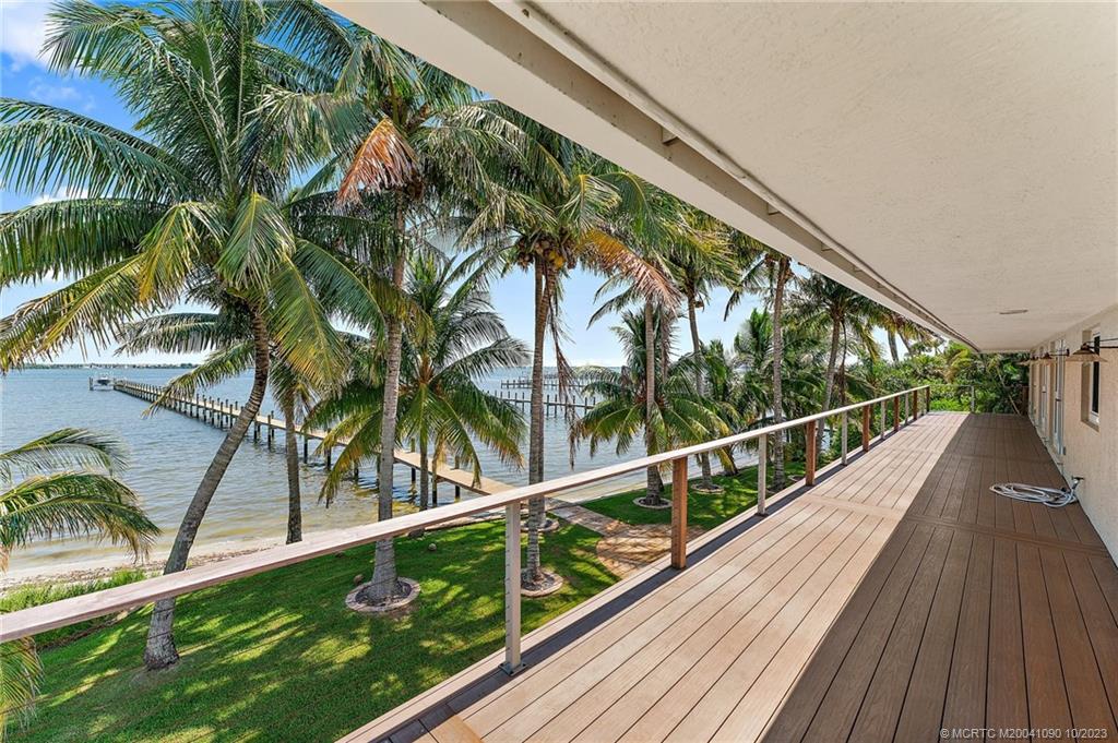 10 S Sewalls Point Road