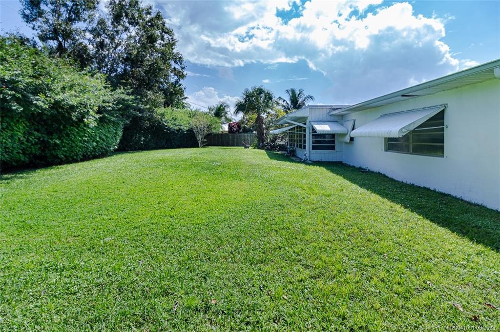 2481 NW Everglades Blvd