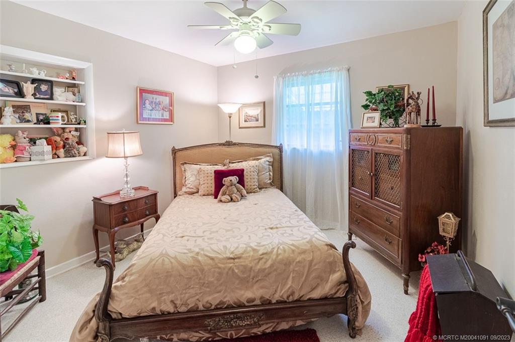 2481 NW Everglades Blvd