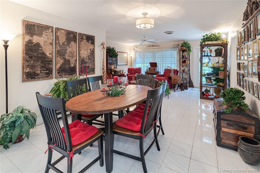 2481 NW Everglades Blvd