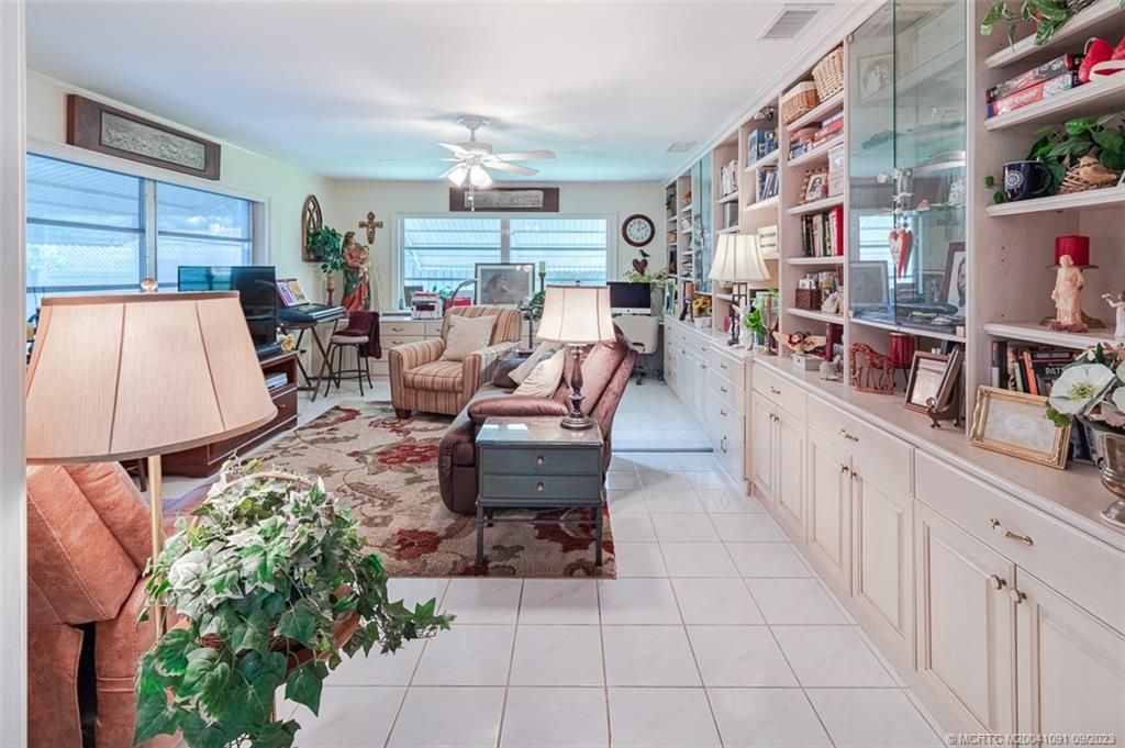 2481 NW Everglades Blvd