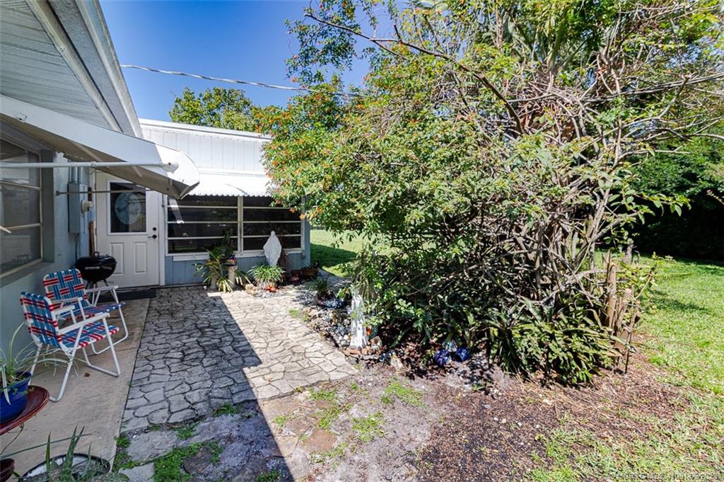 2481 NW Everglades Blvd