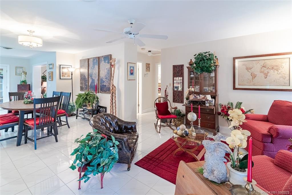 2481 NW Everglades Blvd