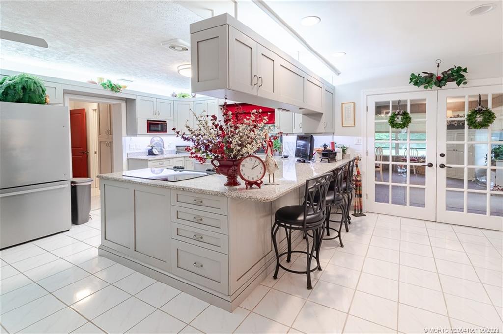 2481 NW Everglades Blvd