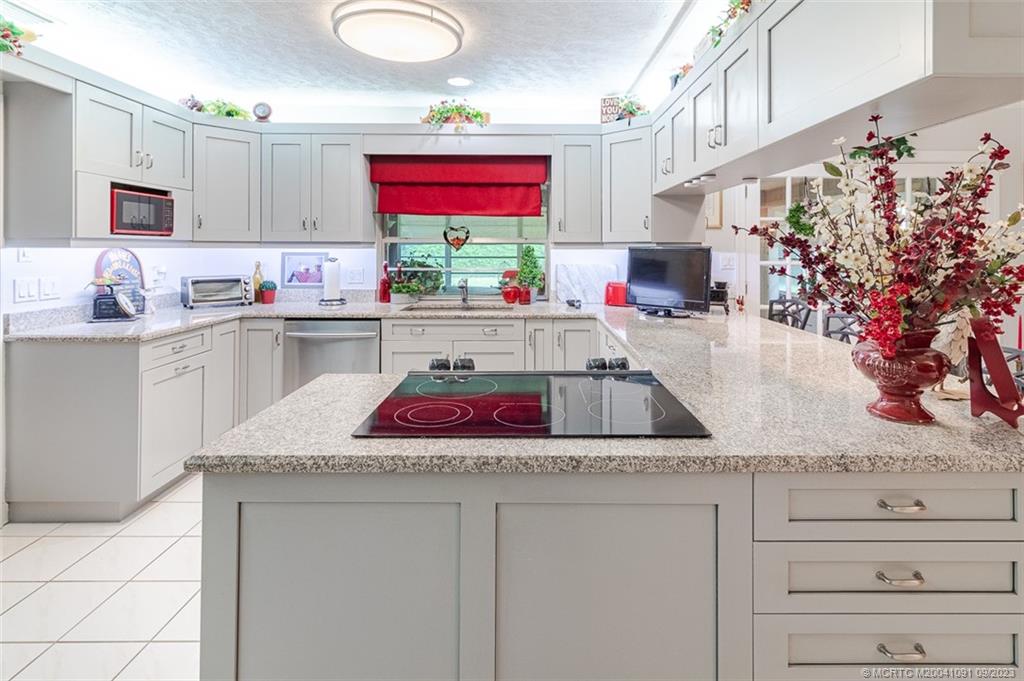 2481 NW Everglades Blvd