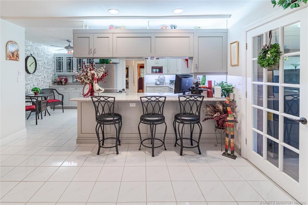 2481 NW Everglades Blvd