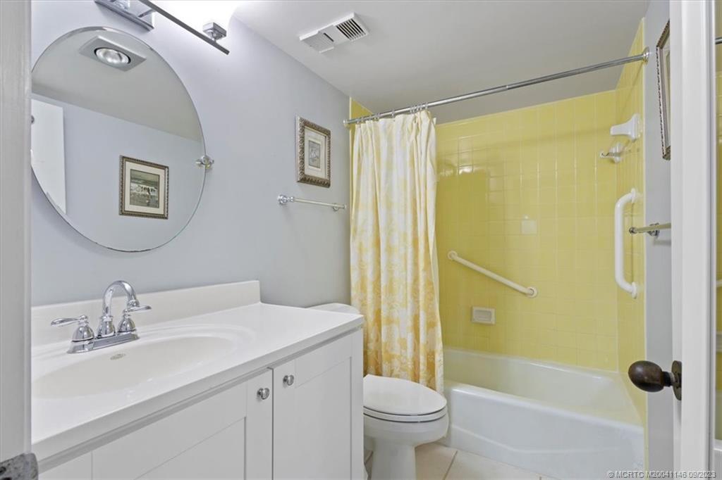 5801 NE Gulfstream Way 4903