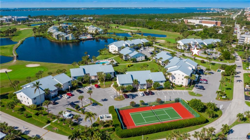 5801 NE Gulfstream Way 4903