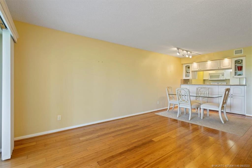 5801 NE Gulfstream Way 4903