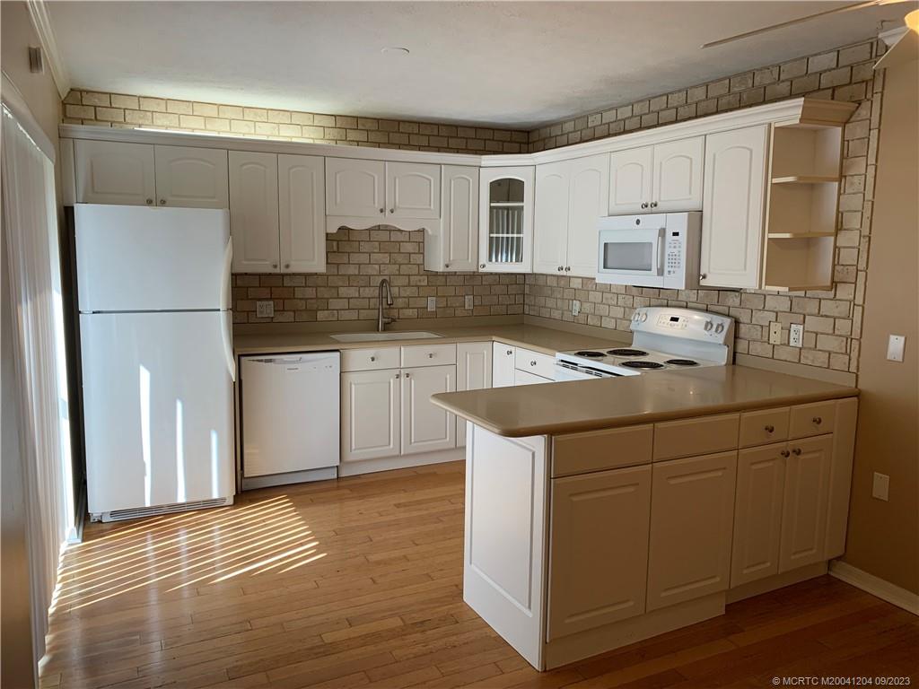 5953 SE Windsong Lane 911