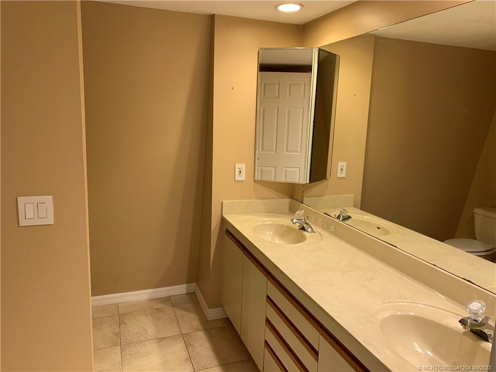 5953 SE Windsong Lane 911