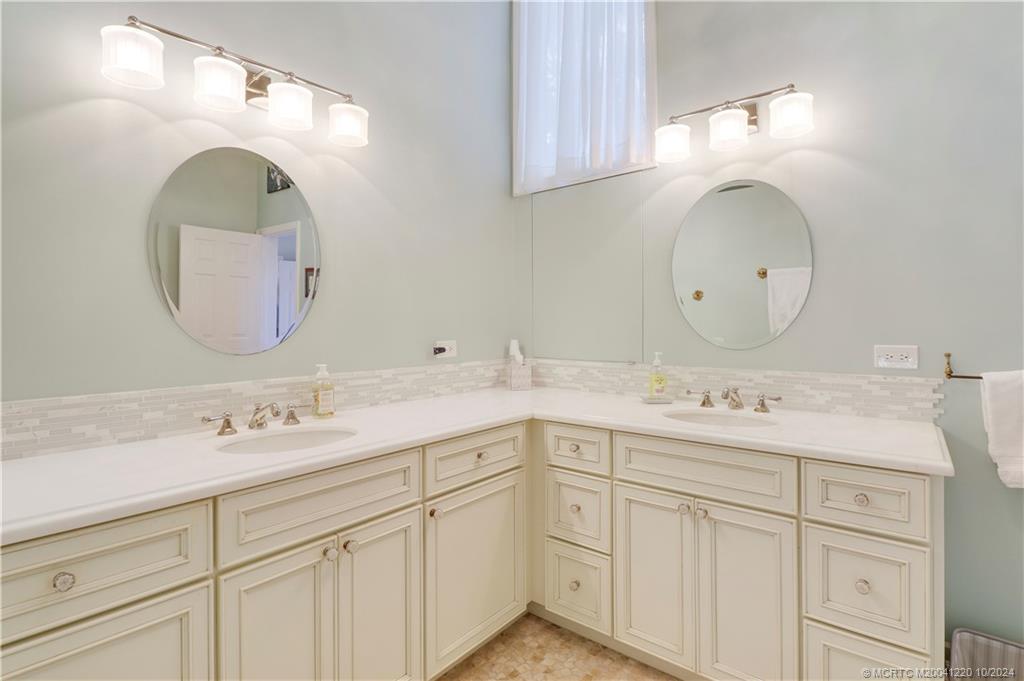 6245 SE Ironwood Circle