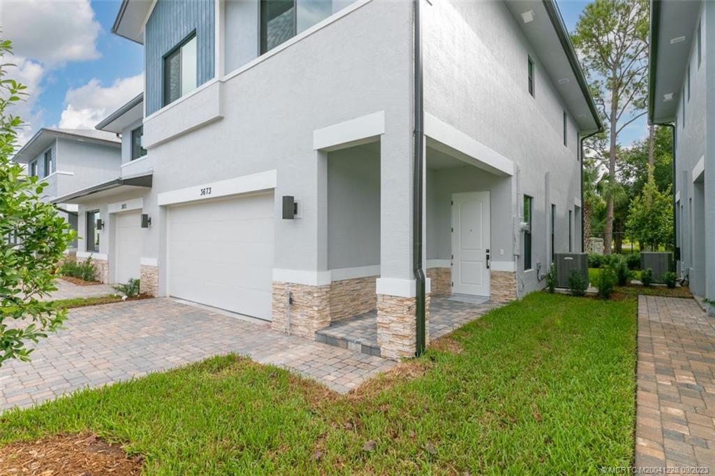 3673 SW Magnolia Ridge Lane