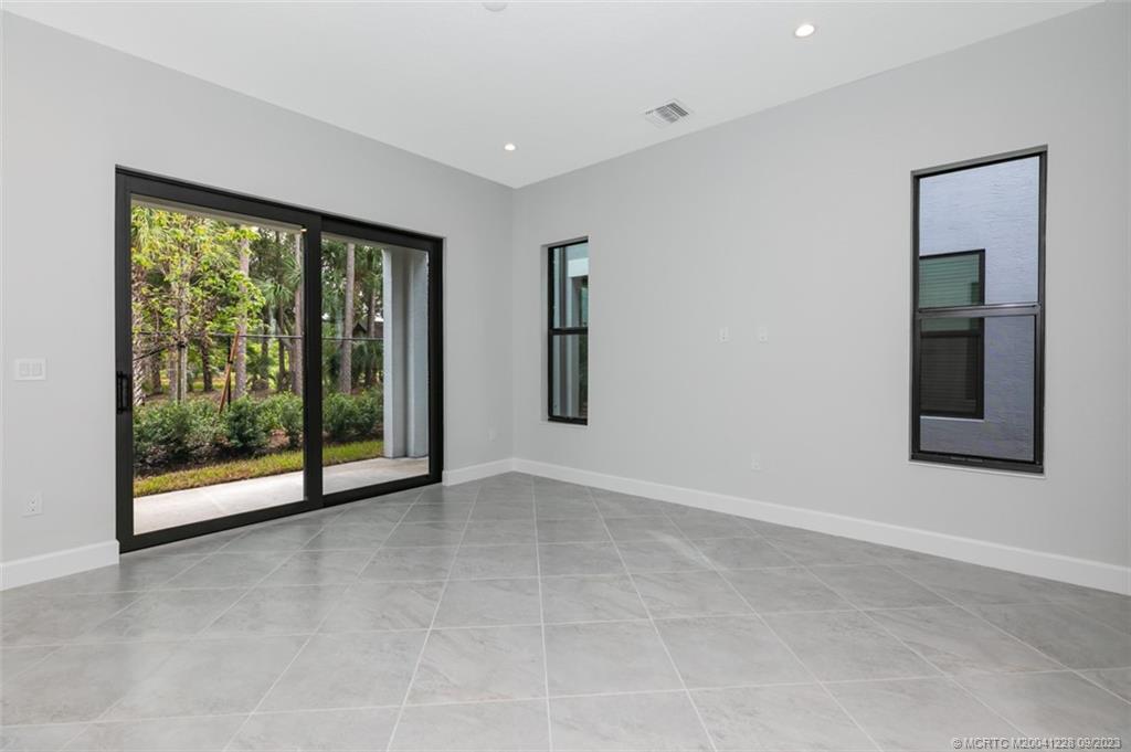 3673 SW Magnolia Ridge Lane