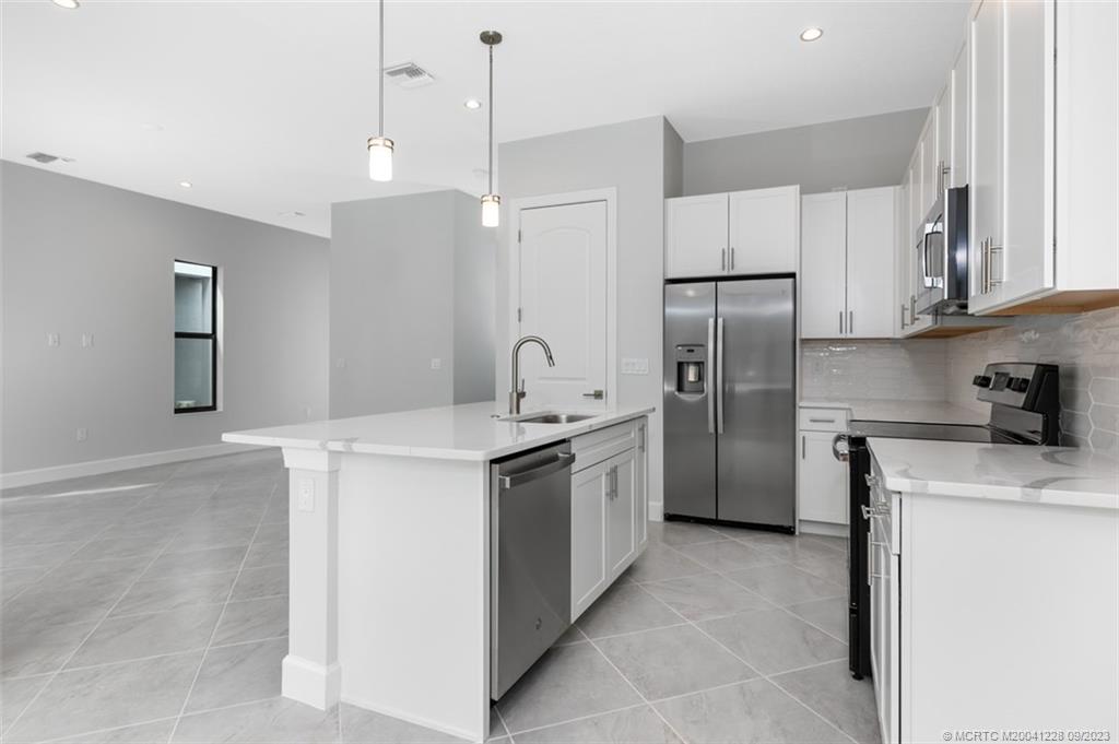 3673 SW Magnolia Ridge Lane