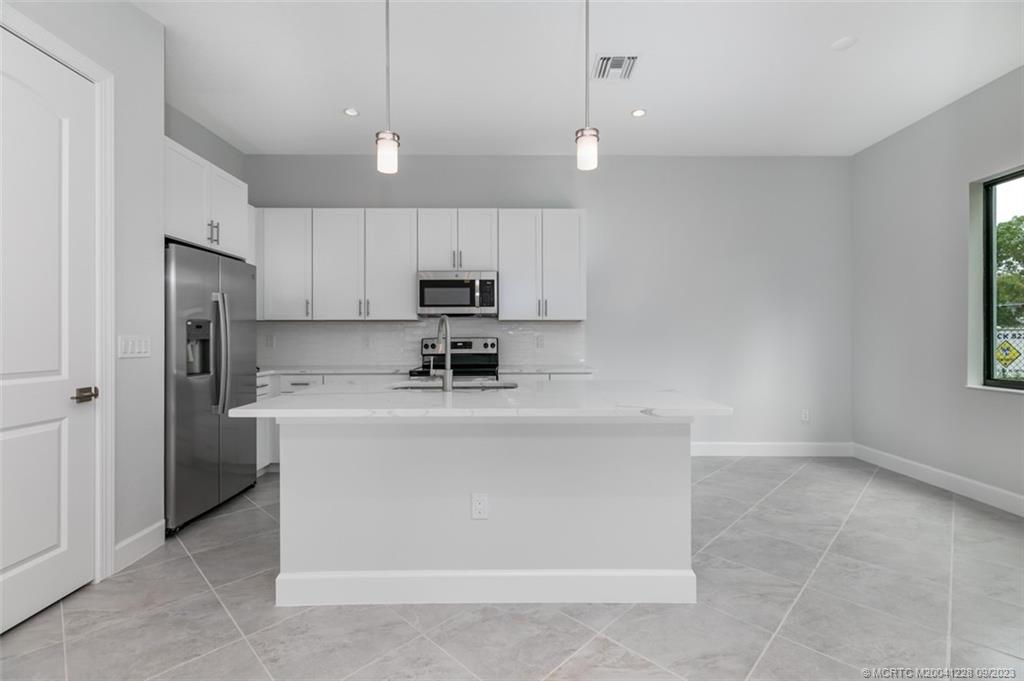 3673 SW Magnolia Ridge Lane