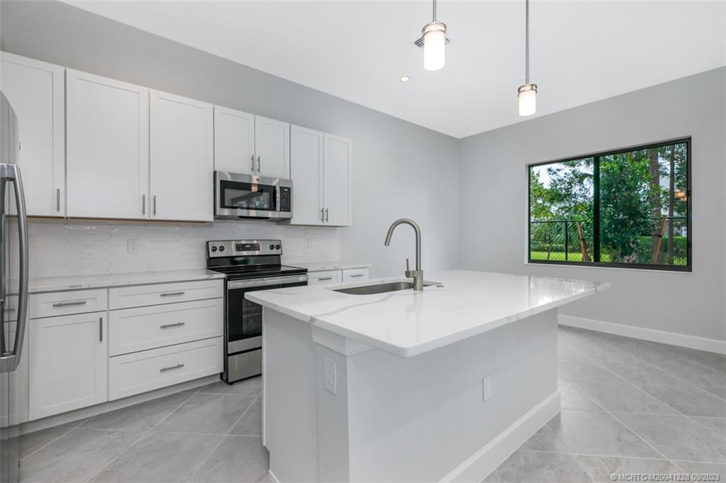 3673 SW Magnolia Ridge Lane