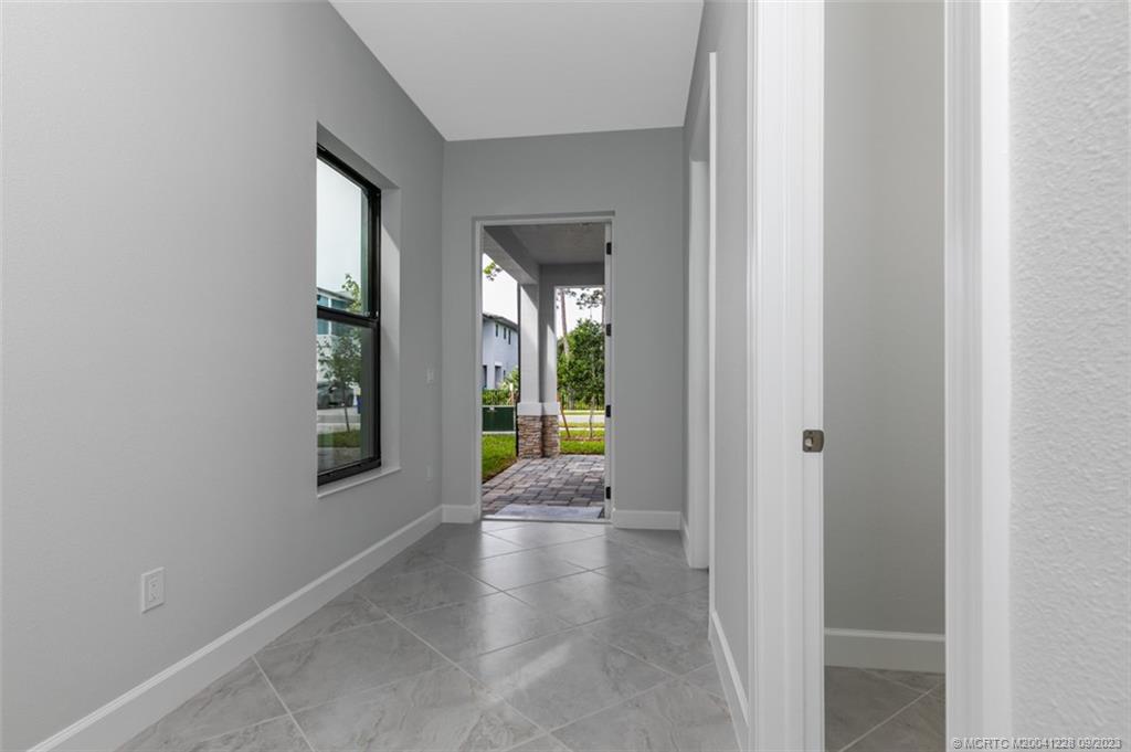 3673 SW Magnolia Ridge Lane