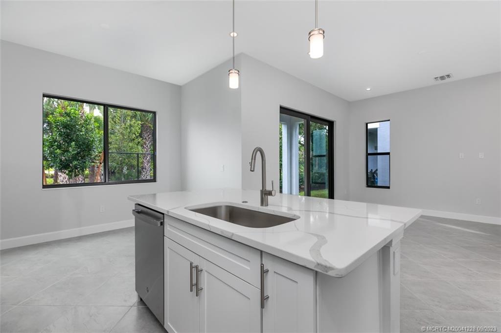 3673 SW Magnolia Ridge Lane