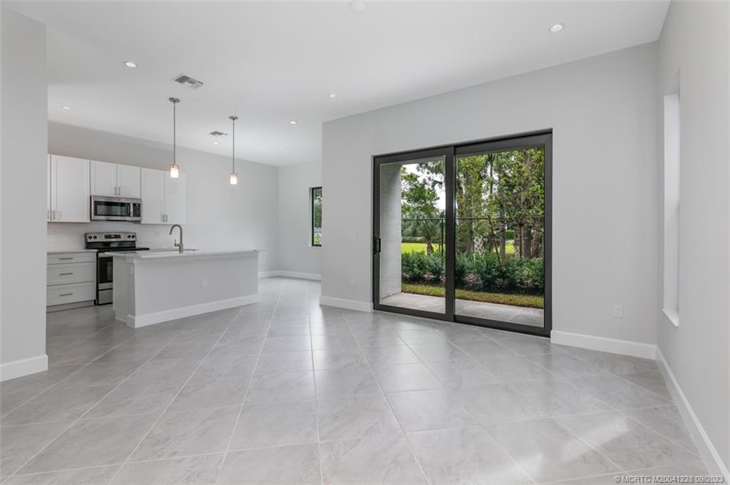 3673 SW Magnolia Ridge Lane