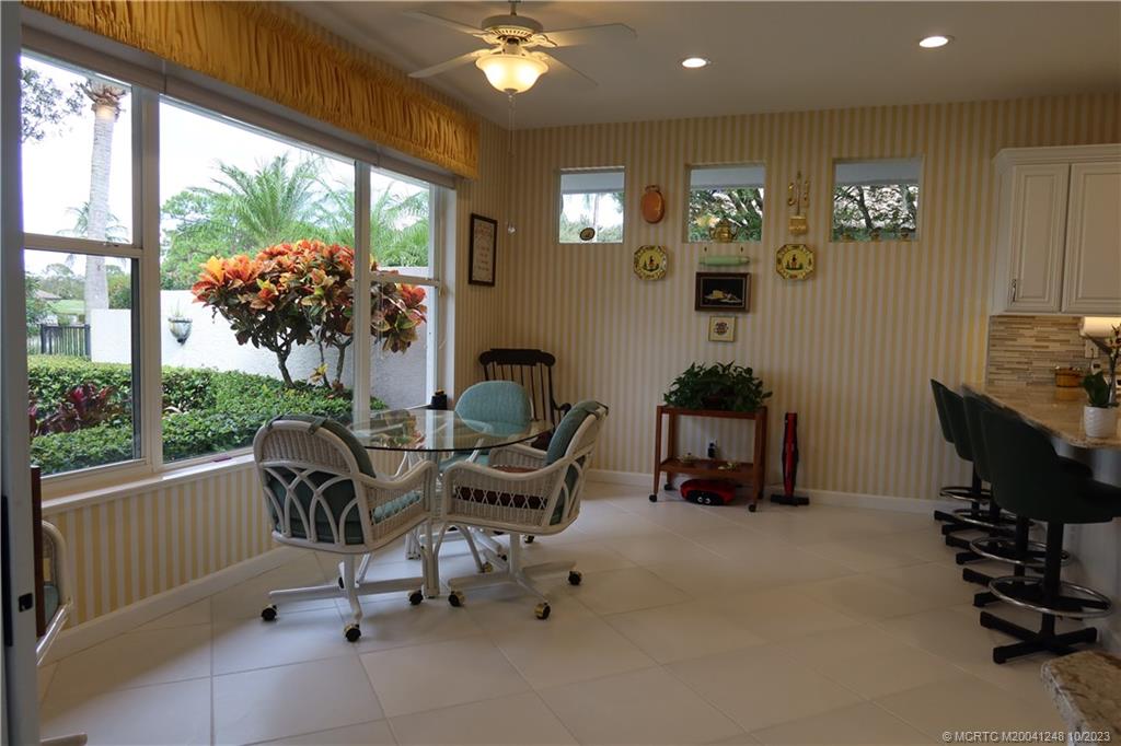 3488 SE Cambridge Drive