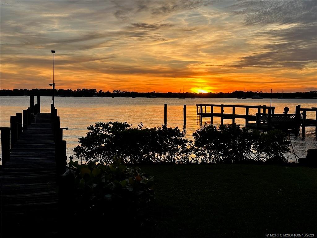 816 SW Saint Lucie Cres