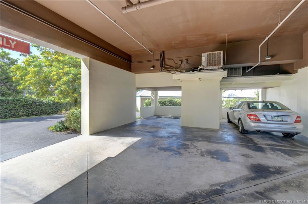 529 NE Plantation Road 301