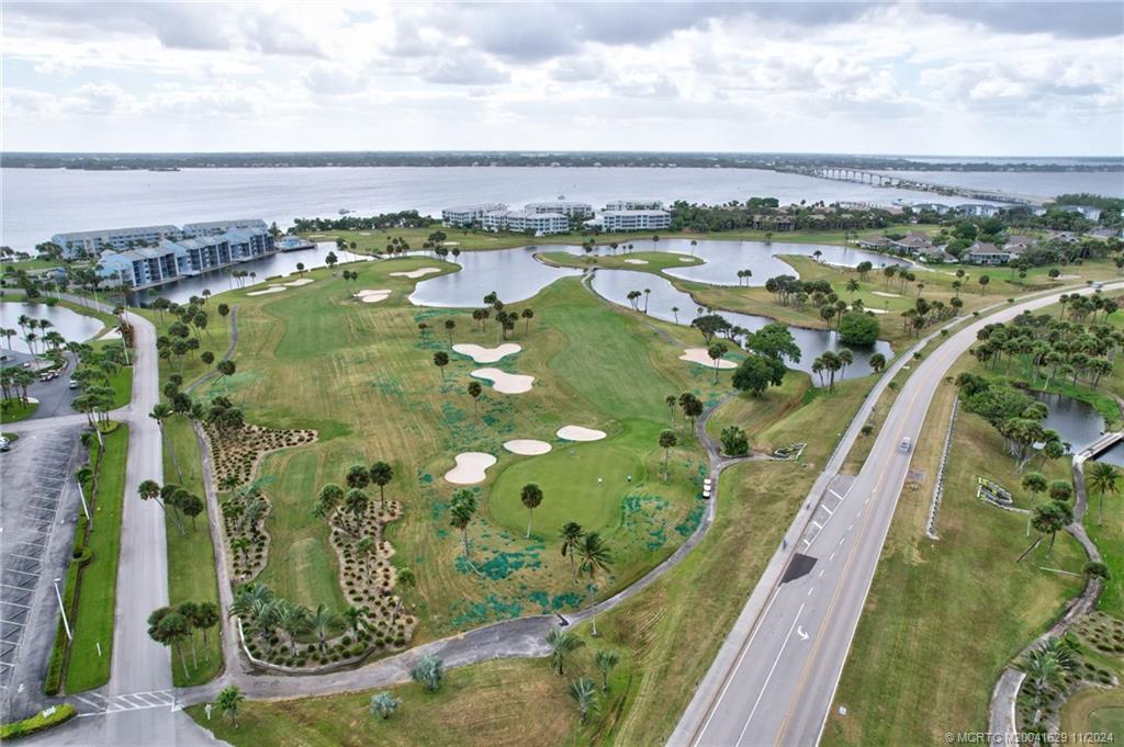 529 NE Plantation Road 301