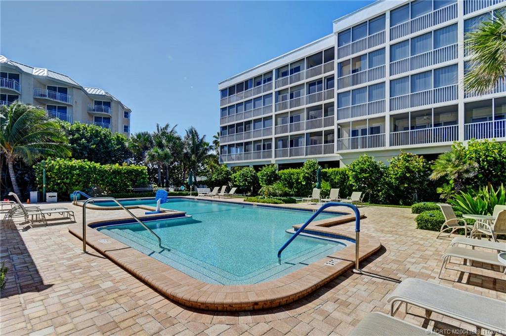 529 NE Plantation Road 301