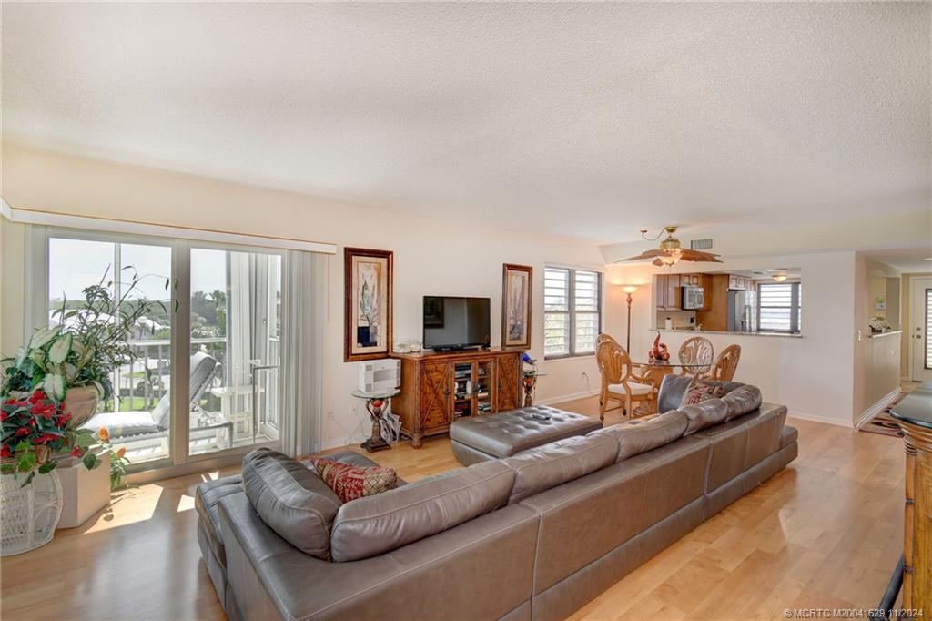 529 NE Plantation Road 301