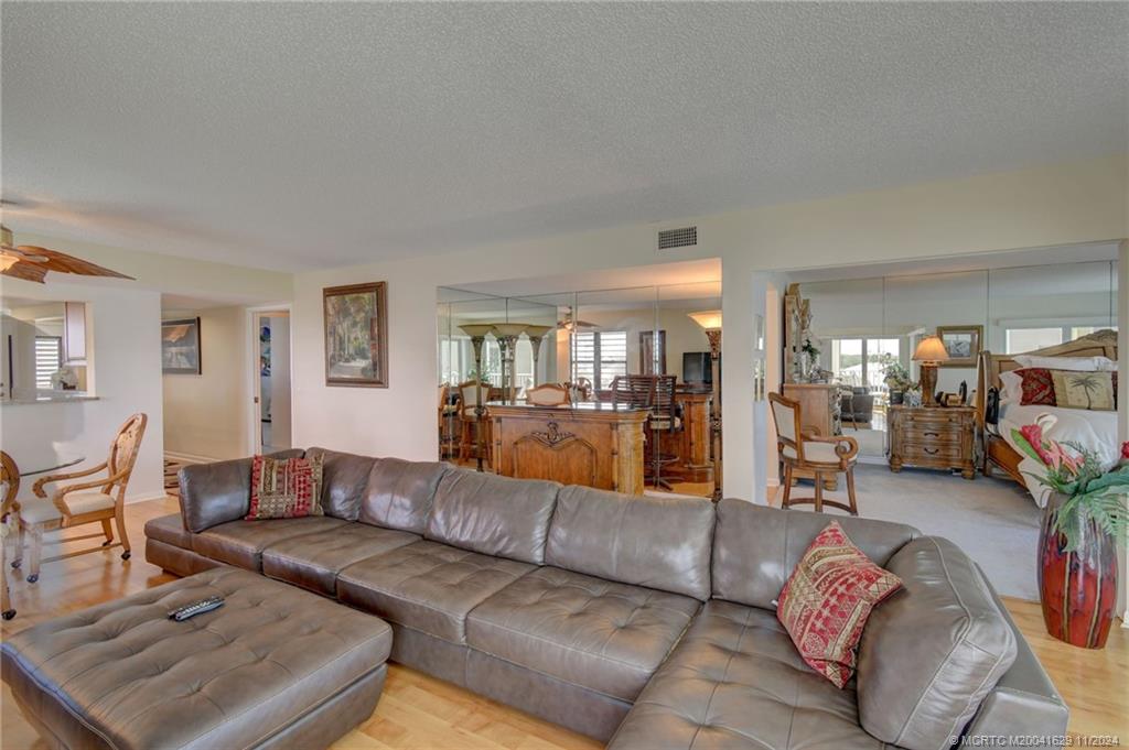 529 NE Plantation Road 301