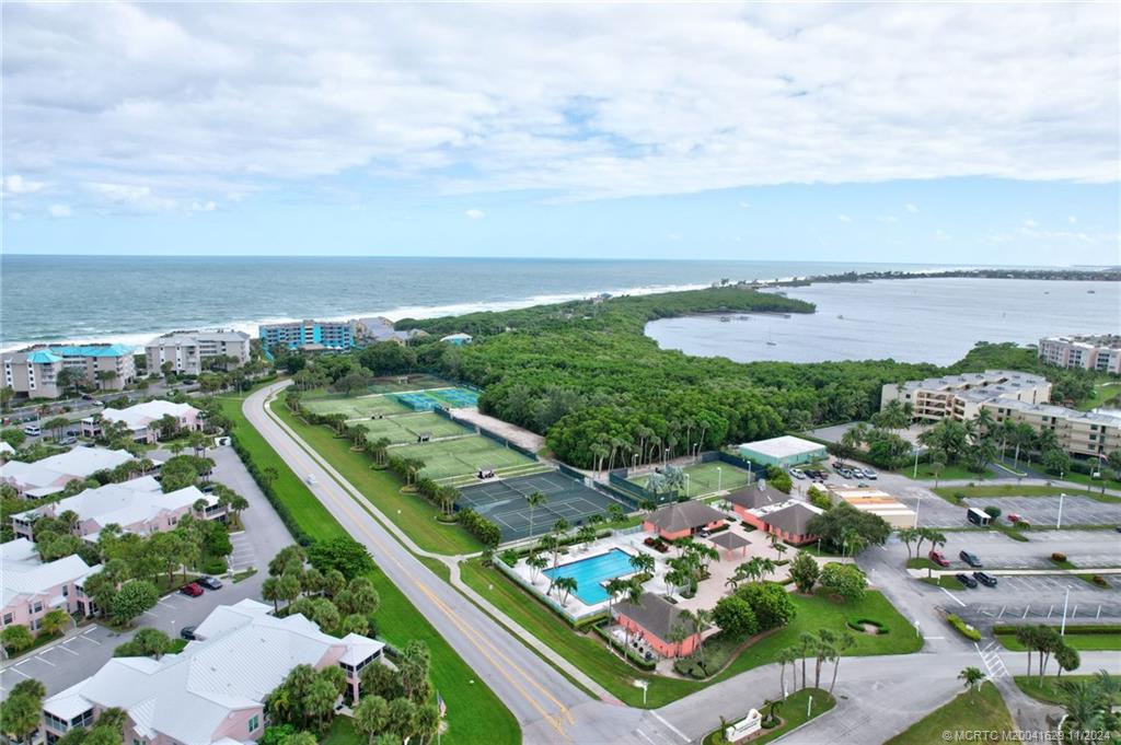 529 NE Plantation Road 301