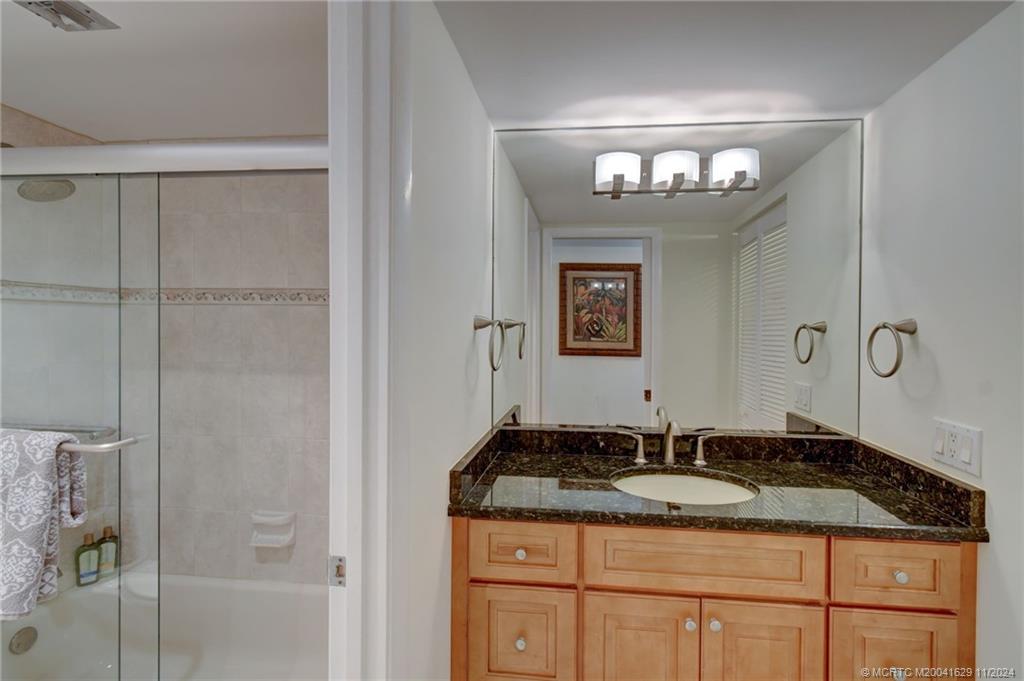 529 NE Plantation Road 301