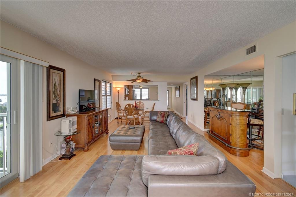 529 NE Plantation Road 301