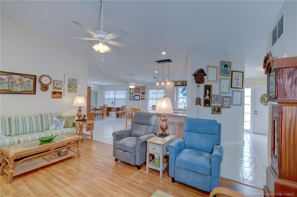 1256 NW Bentley Circle A