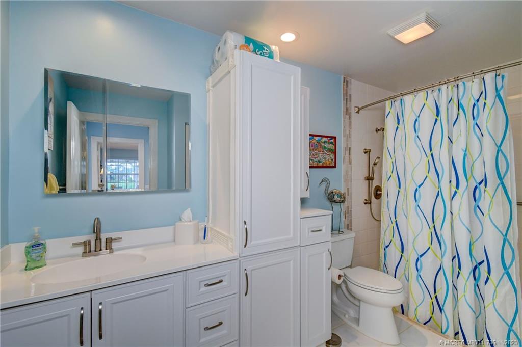 1256 NW Bentley Circle A