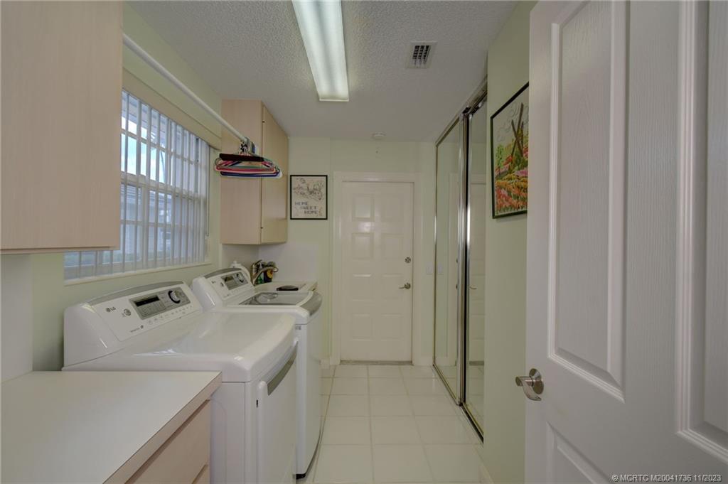 1256 NW Bentley Circle A