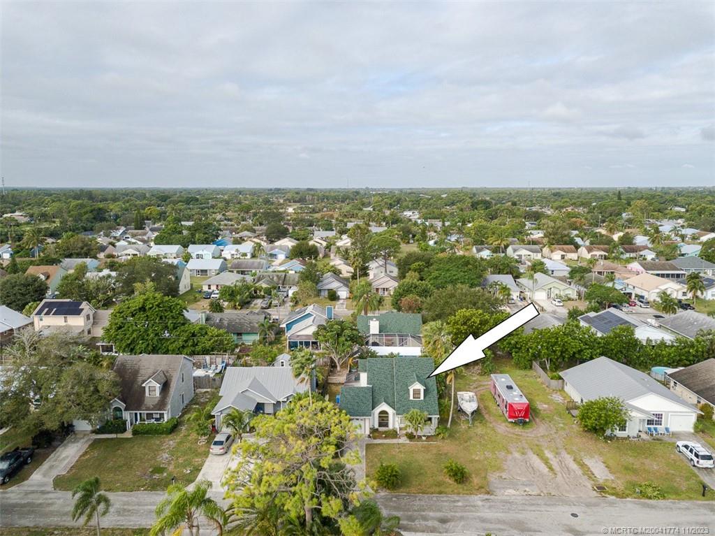 5841 SE Pine Drive SE