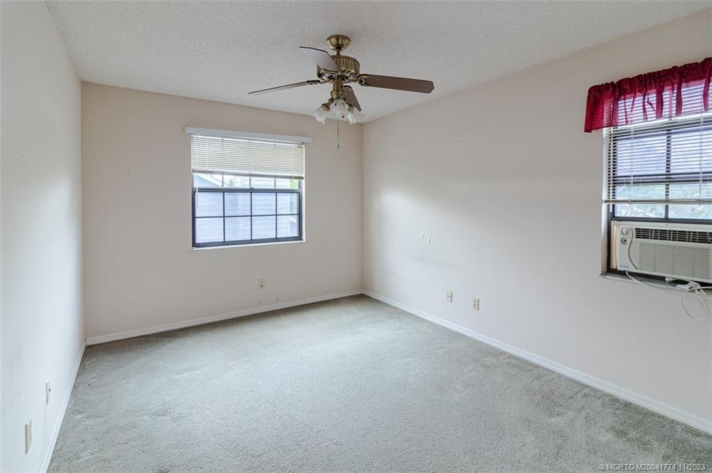 5841 SE Pine Drive SE