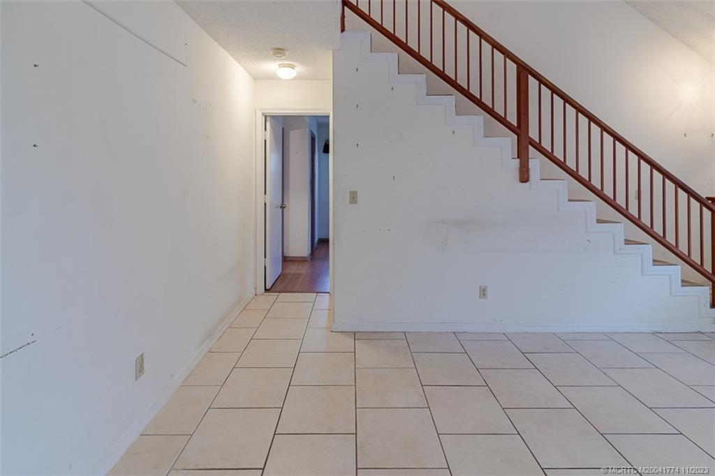 5841 SE Pine Drive SE