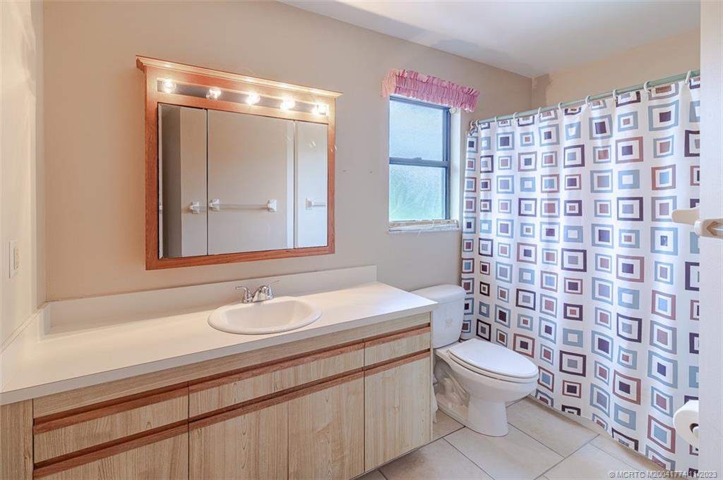 5841 SE Pine Drive SE