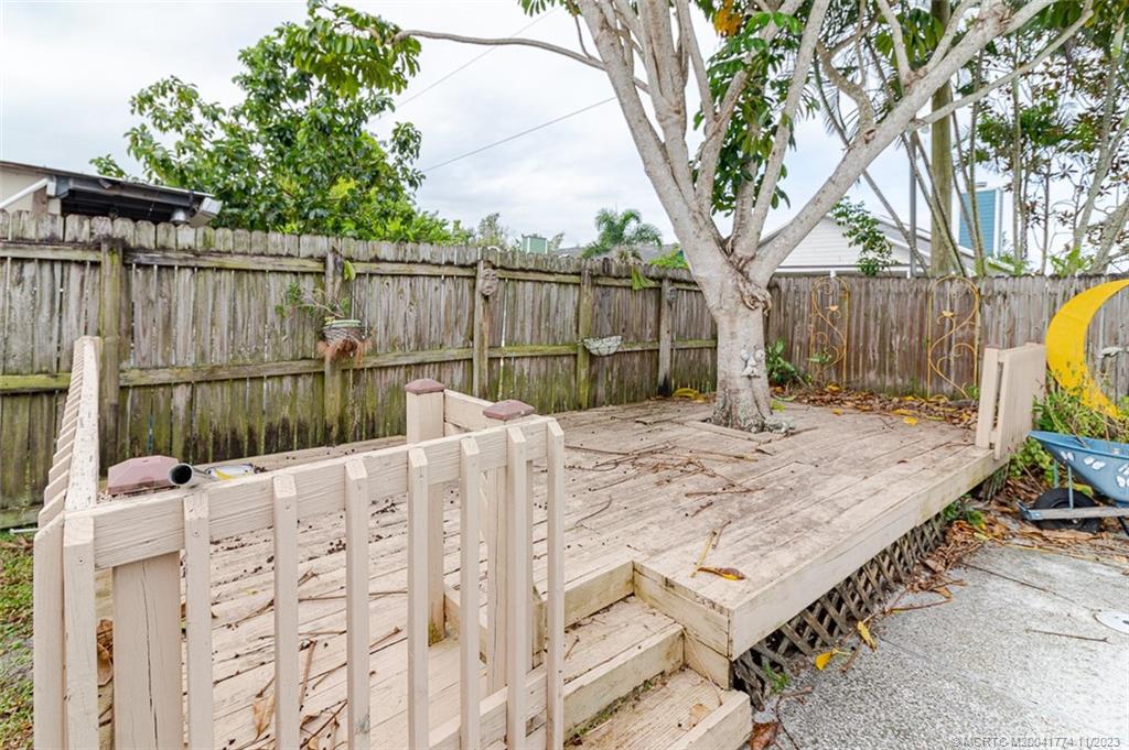 5841 SE Pine Drive SE