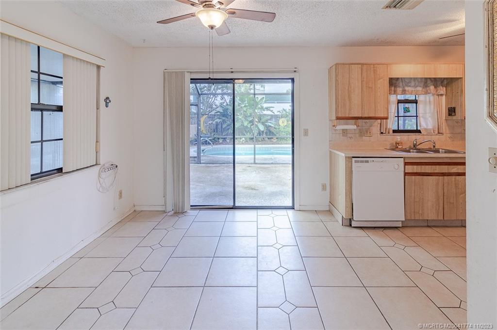 5841 SE Pine Drive SE