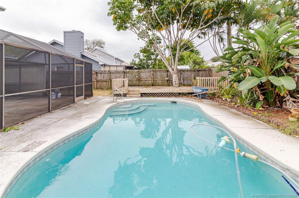 5841 SE Pine Drive SE