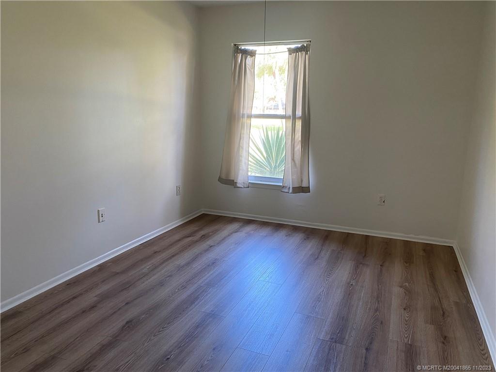 3901 NW Cinnamon Tree Circle