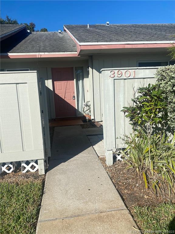 3901 NW Cinnamon Tree Circle