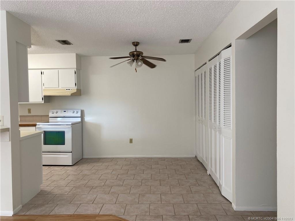 3901 NW Cinnamon Tree Circle