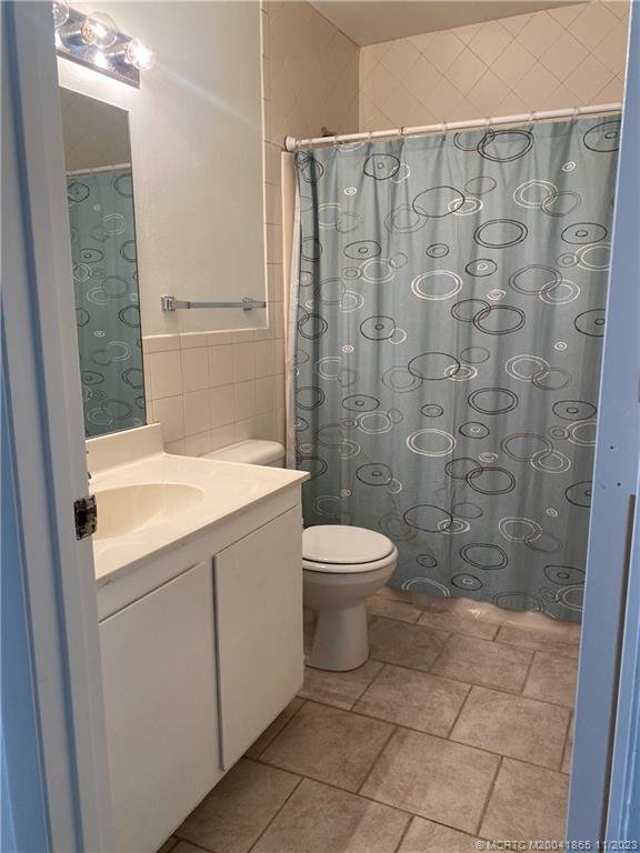 3901 NW Cinnamon Tree Circle