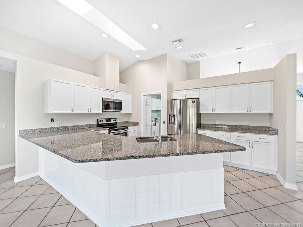 1120 SW Elm Grove Ct